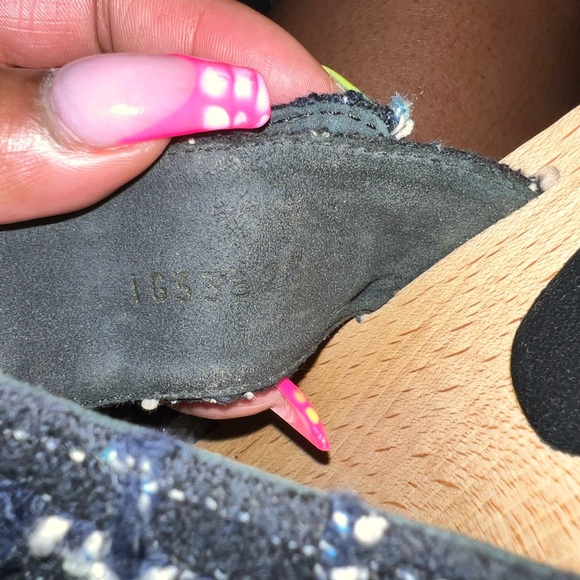 Chanel Tweed Sandals - Picture 2 of 7